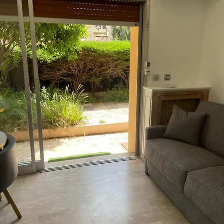 Апартаменты Flat With Gardens Limites Cannes Juste 10 Mns Croisett