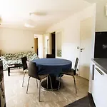 Flat With Gardens Limites Cannes Juste 10 Mns Croisett