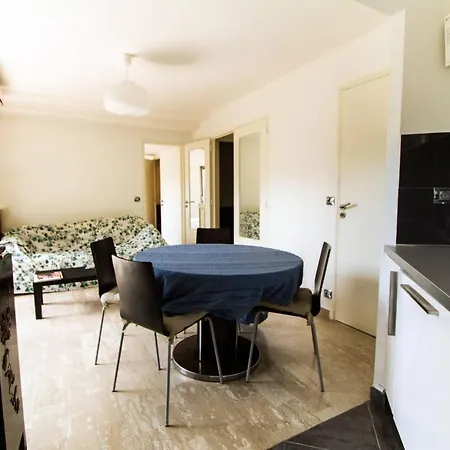 Flat With Gardens Limites Cannes Juste 10 Mns Croisett