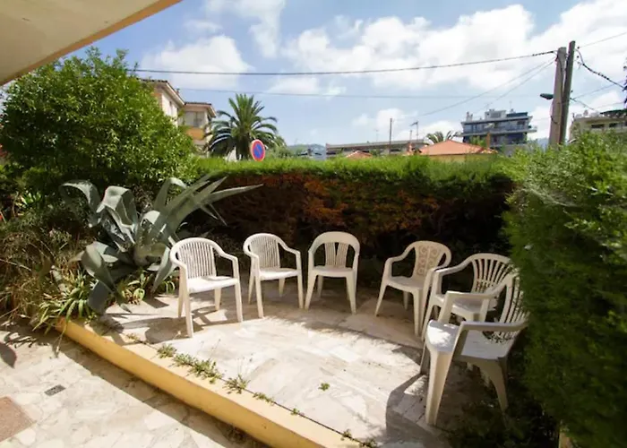 Flat With Gardens Limites Cannes Juste 10 Mns Croisett アパート