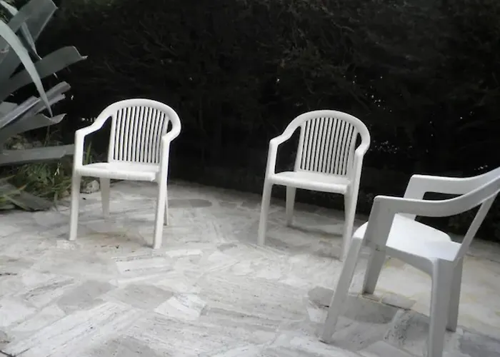 Flat With Gardens Limites Cannes Juste 10 Mns Croisett