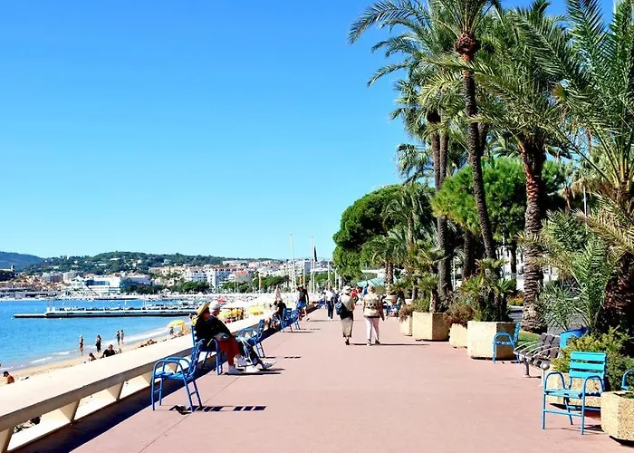 Flat With Gardens Limites Cannes Juste 10 Mns Croisett アパート *