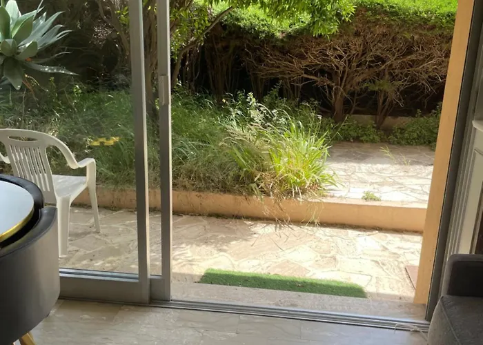 Flat With Gardens Limites Cannes Juste 10 Mns Croisett *