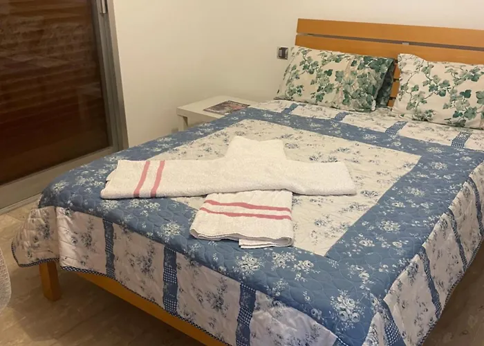 Flat With Gardens Limites Cannes Juste 10 Mns Croisett * Le Cannet